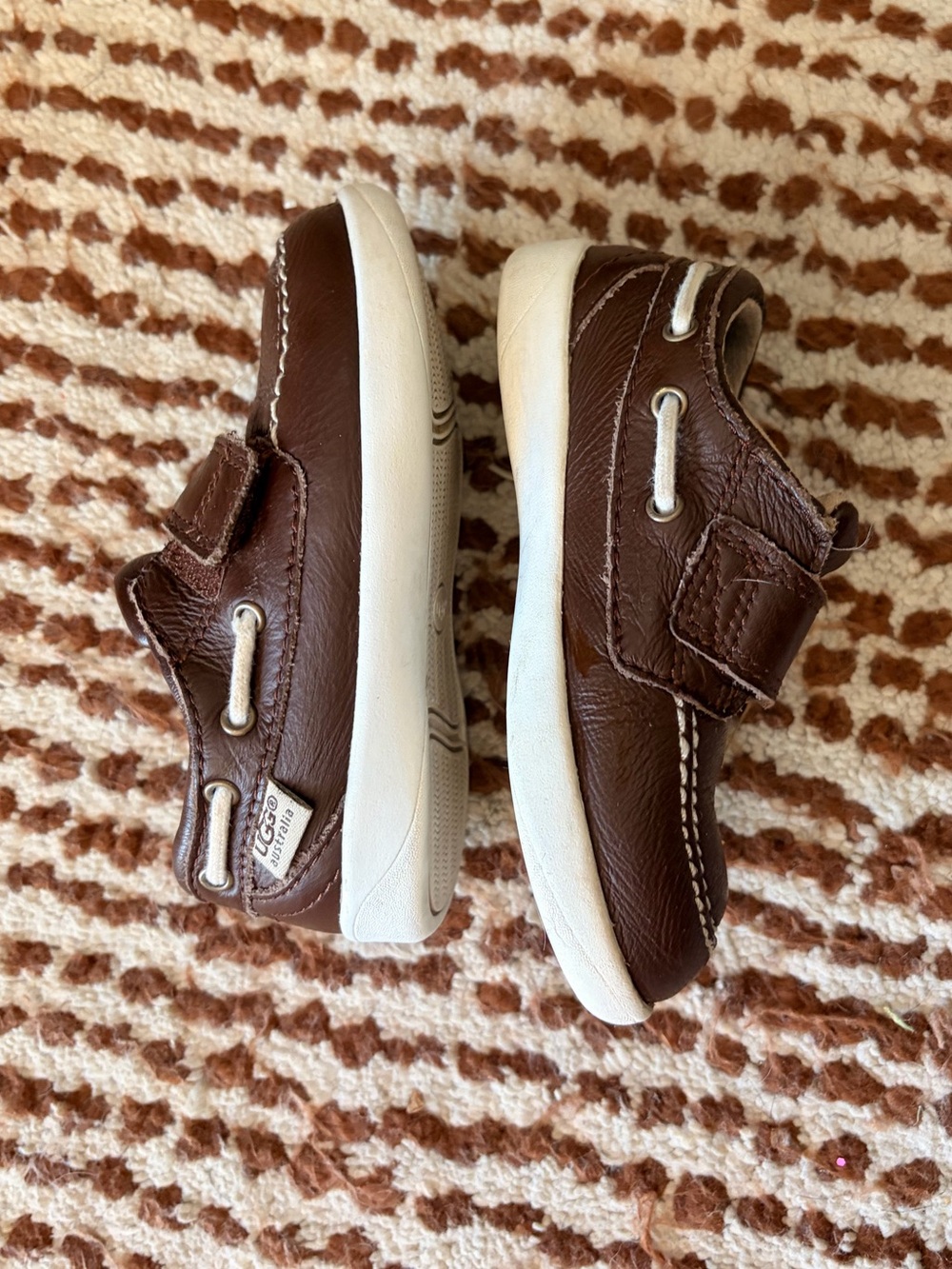 UGG Australia Brown Kids Toddler Leather Moccasin Boat Shoe Sneakers Size 7